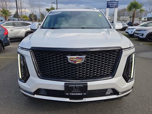 Used 2025 Cadillac Escalade Sport Platinum image 9