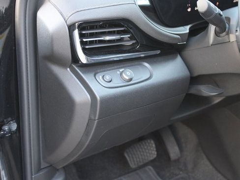 Used 2024 Buick Envista Avenir image 23