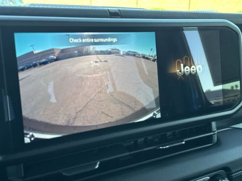 Used 2025 Jeep Wrangler Rubicon image 22