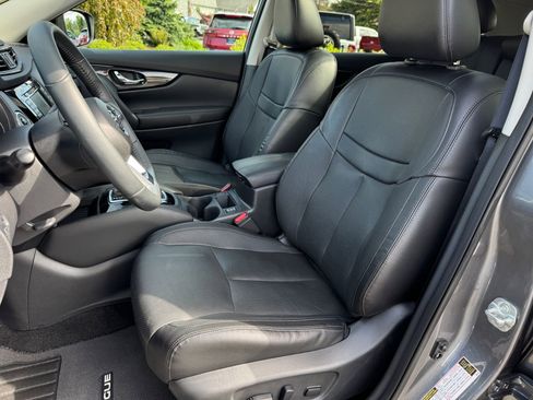 Used 2018 Nissan Rogue SL AWD/4WD image 14