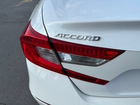 Used 2018 Honda Accord LX image 5