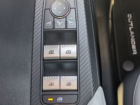 New 2026 Mitsubishi Outlander SE image 24