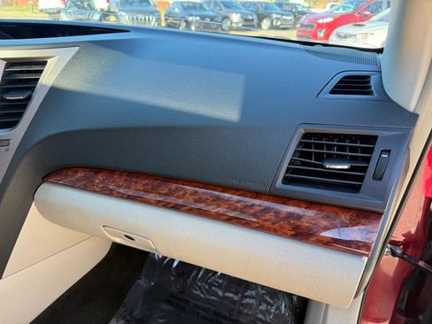 Used 2011 Subaru Outback 2.5i Limited w/ PWR Moonroof Pkg image 33