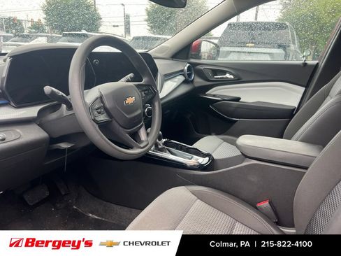 Certified 2024 Chevrolet Trax LT FWD image 9