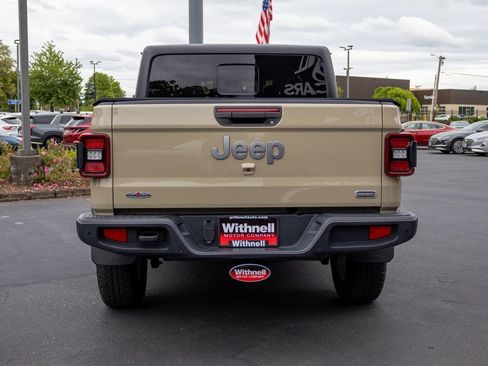 Used 2020 Jeep Gladiator Overland image 8