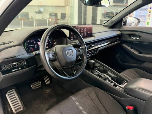 Used 2023 Honda Accord Sport image 12