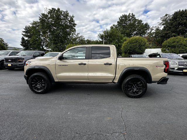 Used 2024 Chevrolet Colorado Trail Boss w/ Technology Package AWD/4WD image 8