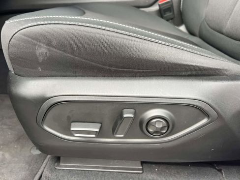 Used 2025 Jeep Grand Cherokee L Laredo image 21