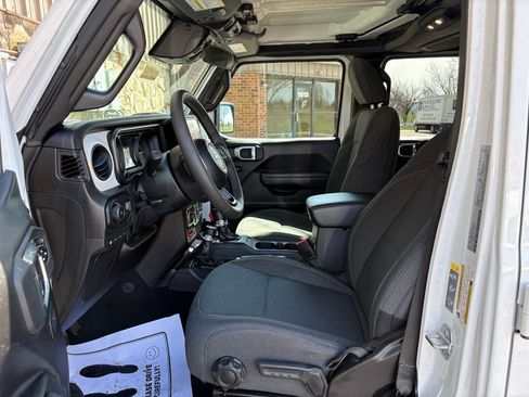 Used 2025 Jeep Wrangler Unlimited Sport S 4xe image 18