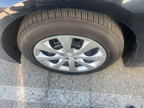 Used 2024 Toyota Corolla LE image 12