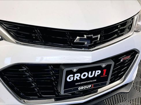 Used 2018 Chevrolet Cruze LT w/ Sun And Sound Package FWD image 25