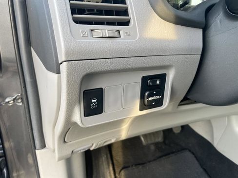 Used 2013 Toyota Corolla LE image 12