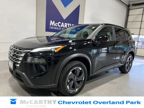 Used 2025 Nissan Rogue SV AWD/4WD image 9
