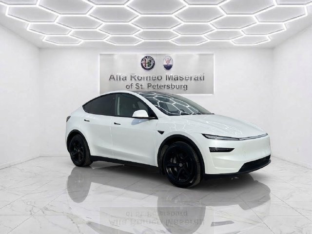 Used 2026 Tesla Model Y Long Range RWD image 2