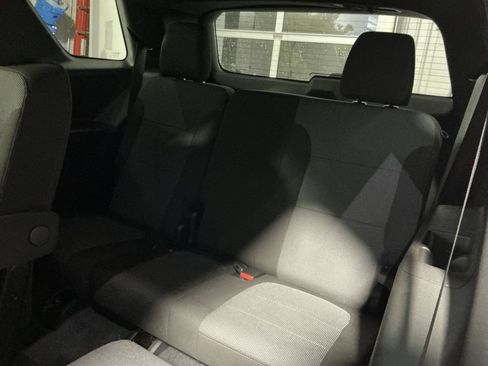 Used 2023 Chevrolet Traverse LT AWD/4WD image 25