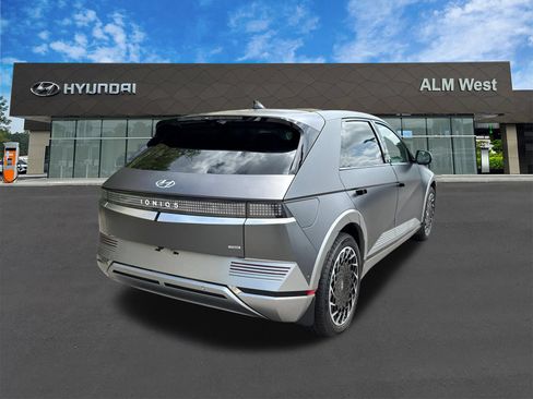 Used 2024 Hyundai Ioniq 5 Limited AWD/4WD image 5