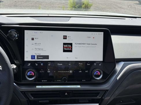 New 2026 Lexus TX 500h AWD image 10