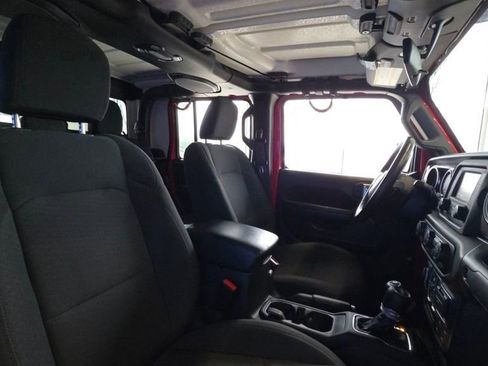 Used 2021 Jeep Gladiator Willys image 13
