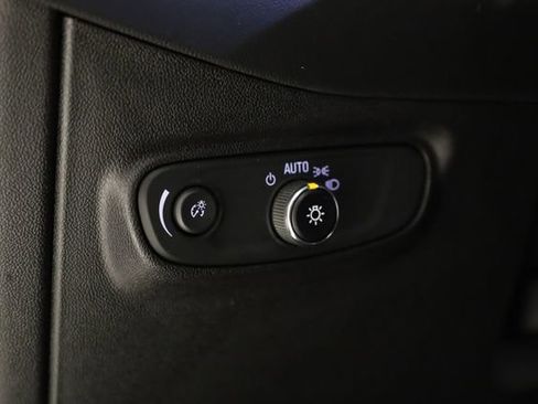 Used 2018 Chevrolet Equinox LT w/ Sun & Infotainment Package image 13