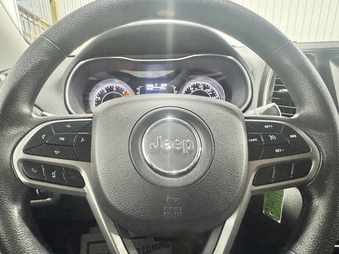 Used 2019 Jeep Cherokee Latitude w/ Popular Appearance Group AWD/4WD image 11