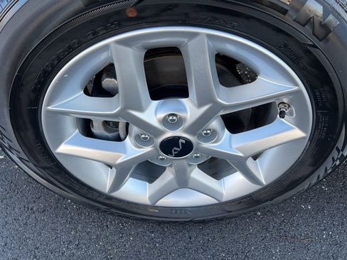 Certified 2022 Kia Soul LX w/ Technology Package image 43