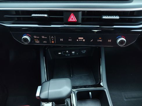 Used 2025 Kia K5 GT-Line w/ GT-Line Premium Package image 4