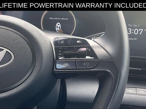 Used 2025 Hyundai Elantra SEL FWD image 17