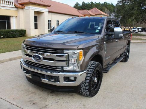 Used 2017 Ford F250 Lariat w/ Lariat Ultimate Package image 8