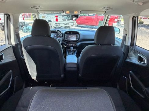 Used 2024 Kia Soul LX w/ Option Group 015 FWD image 8