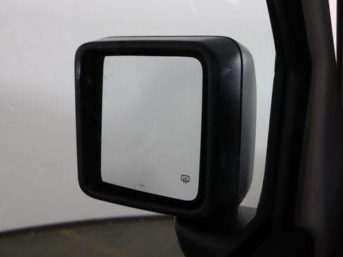 Used 2023 Jeep Wrangler Unlimited Sahara w/ Cold Weather Group AWD/4WD image 39