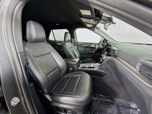 Certified 2020 Ford Explorer XLT w/ Equipment Group 202A image 30