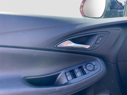 Used 2025 Buick Encore GX Sport Touring w/ Advanced Technology Package image 9