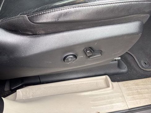 Used 2022 Chrysler Pacifica Touring-L w/ Uconnect Theater Family Group image 41