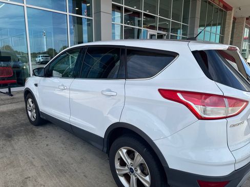 Used 2015 Ford Escape SE AWD/4WD image 14