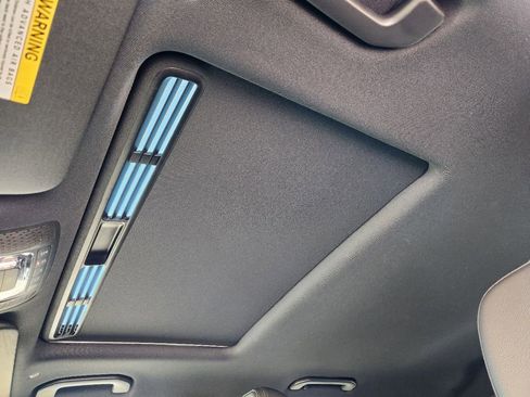 Used 2025 Mercedes-Benz GLE 350 4MATIC image 24