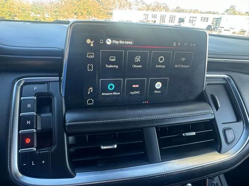 Certified 2023 GMC Yukon SLT w/ SLT Premium Package AWD/4WD image 27