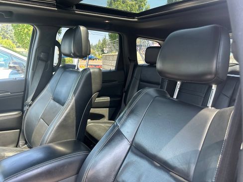 Used 2016 Jeep Grand Cherokee Limited w/ Luxury Group II AWD/4WD image 9