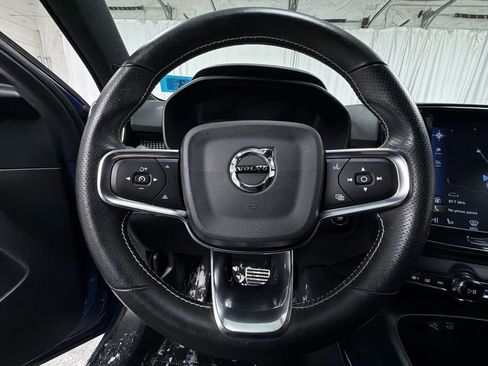 Used 2021 Volvo XC40 T5 R-Design w/ Protection Package Premier image 26