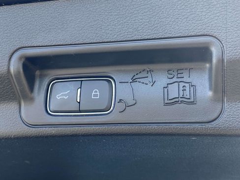 Used 2020 Ford Explorer Limited image 9