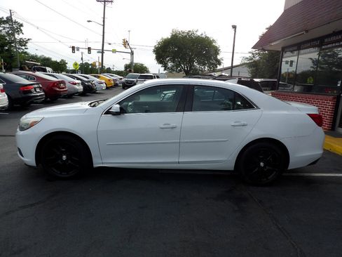 Used 2015 Chevrolet Malibu LT w/ Power Convenience Package image 2