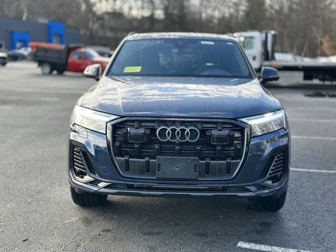 Used 2025 Audi Q7 2.0T Premium w/ Convenience Plus Package image 9