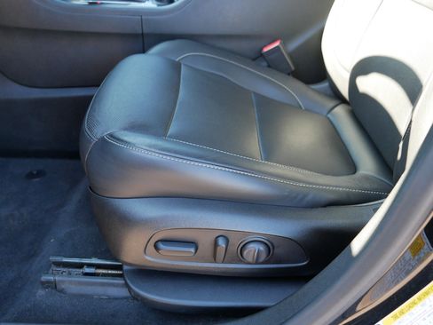 Used 2019 GMC Acadia SLT w/ Black Edition image 20