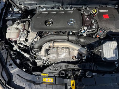 Used 2026 Mercedes-Benz GLB 250 4MATIC image 21