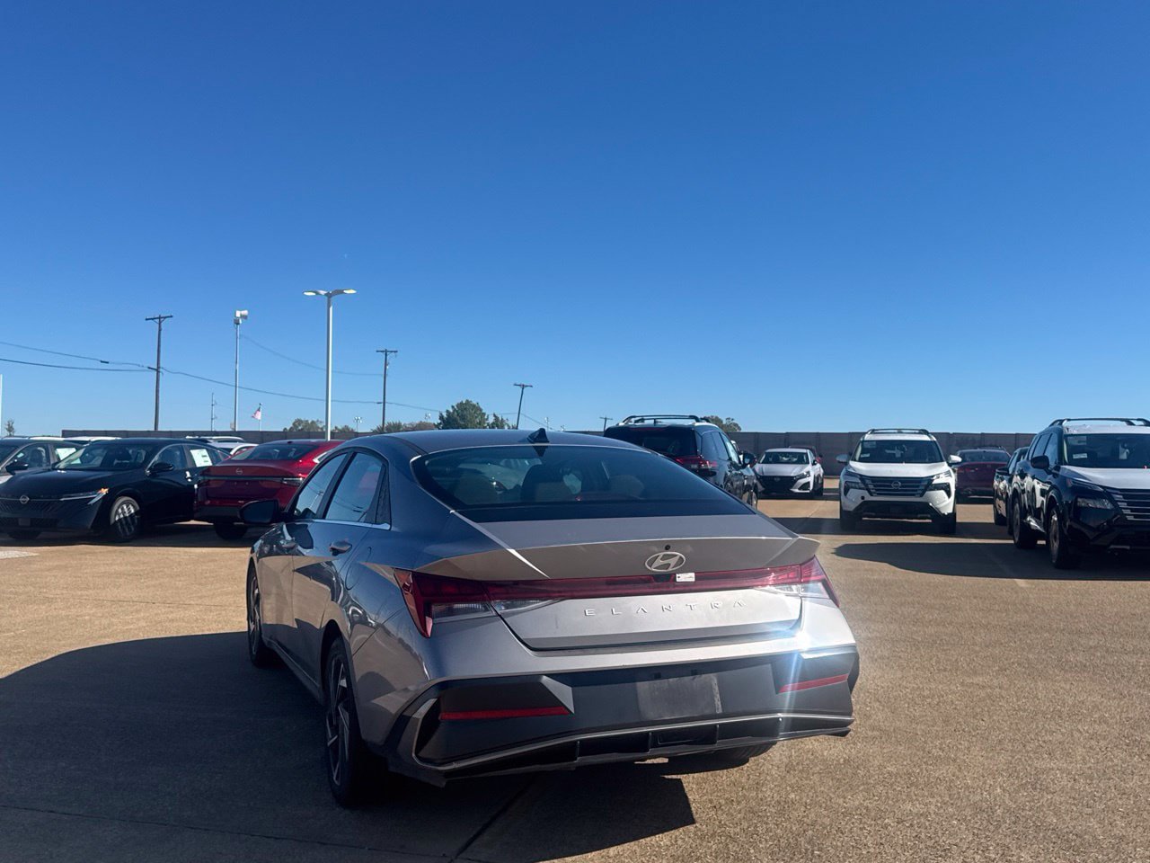 Used 2025 Hyundai Elantra SEL FWD image 22