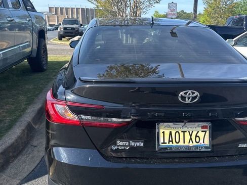 Certified 2025 Toyota Camry SE FWD image 5