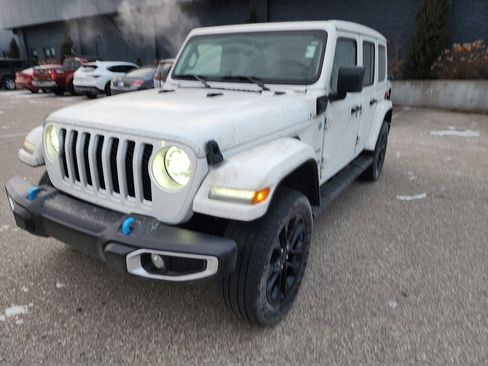 Used 2022 Jeep Wrangler Unlimited Sahara w/ Cold Weather Group image 3