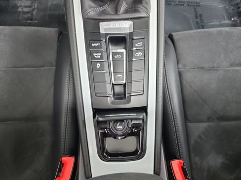 Used 2016 Porsche Boxster Spyder RWD image 20