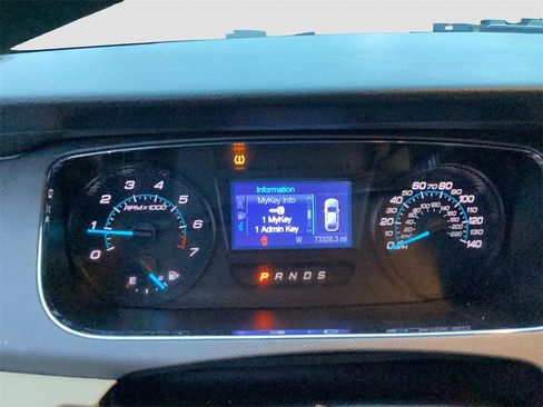 Used 2016 Ford Taurus SE image 11