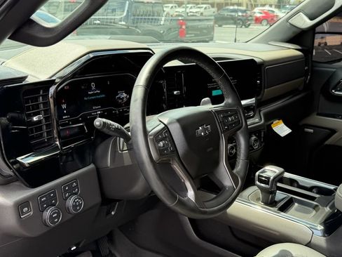 Used 2024 Chevrolet Silverado 1500 ZR2 AWD/4WD image 12