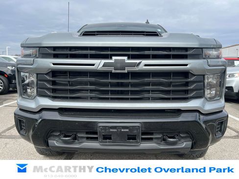 Used 2024 Chevrolet Silverado 2500 Custom w/ Custom Value Package image 7